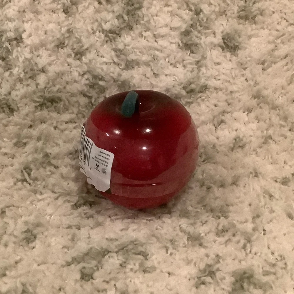 Red Cherry Lip Gloss NWT Beauty Treats cruelty Free 1.5” x 1.5” - Picture 2 of 14